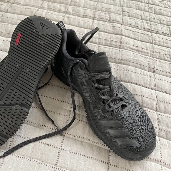 NEW - Size M6 - Adidas Ultraboost Training Shoes - black